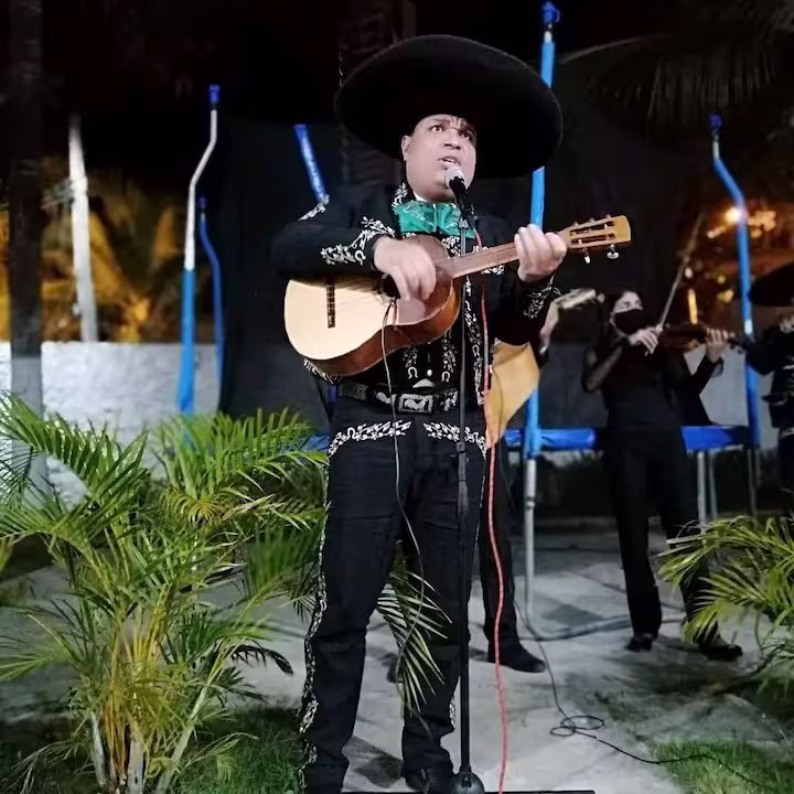 Juan Coronado, director de Mariachi Tequila Brass